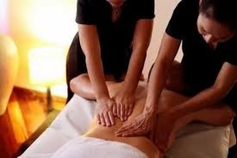 4 Hand Sultan Massage